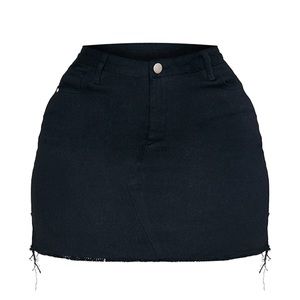 PrettyLittleThing Plus Basic Black Denim Skirt